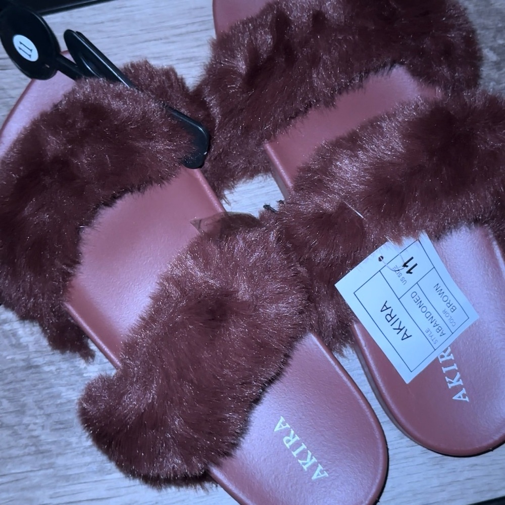 NWT Akira Fur Slides!!!